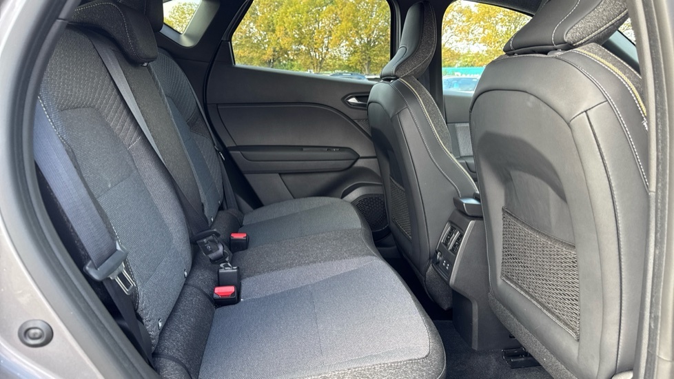 Renault Captur Evolution Black #16