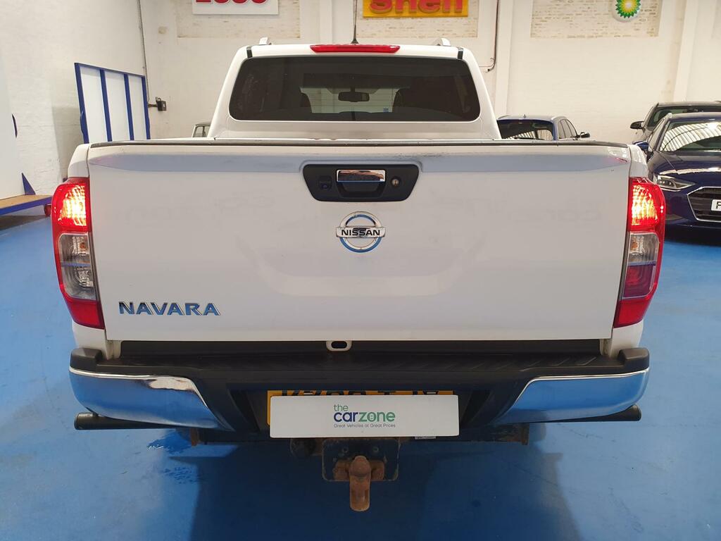 Nissan Navara Pickup  #4