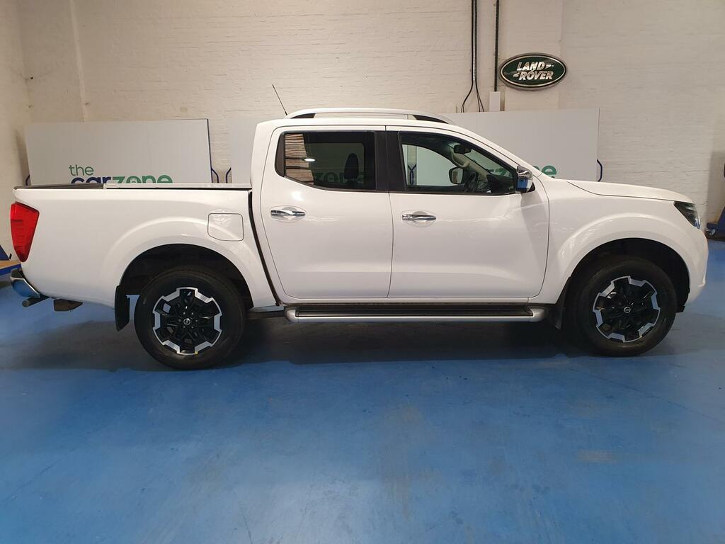 Nissan Navara Pickup  #2