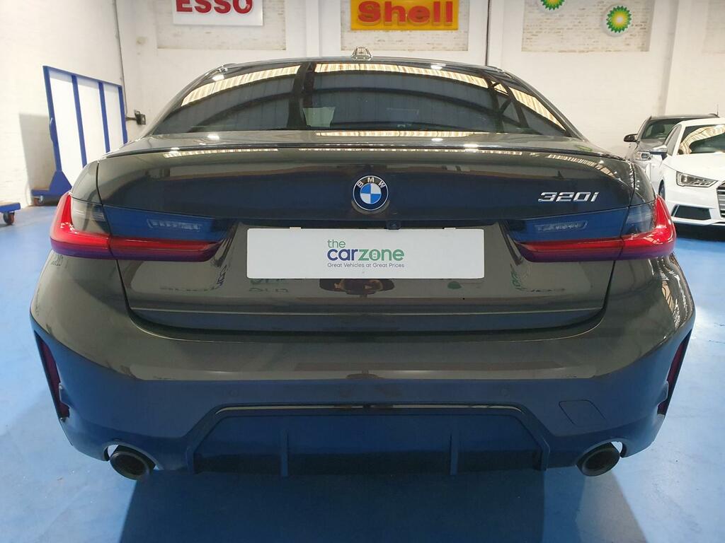 BMW 3 Series Saloon YB23DZN #4