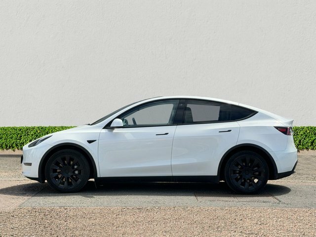 Tesla Model Y Dual Motor Long Range Suv 4Wde MA22ZXX White #4