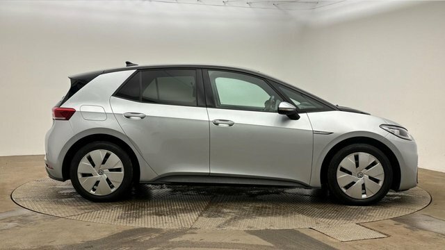 Volkswagen ID.3 Pro Performance 58Kwh Max Hatchback A Silver #4