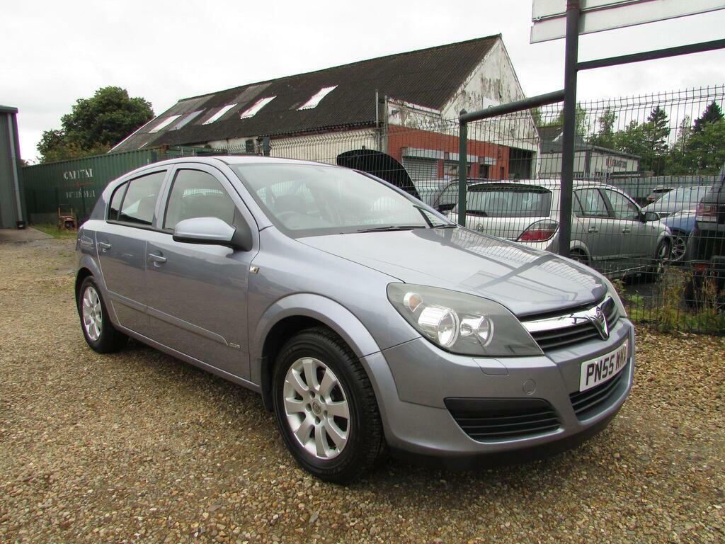 Vauxhall Astra Mpv White #1