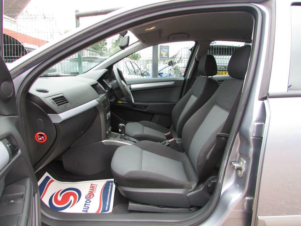 Vauxhall Astra Mpv White #11