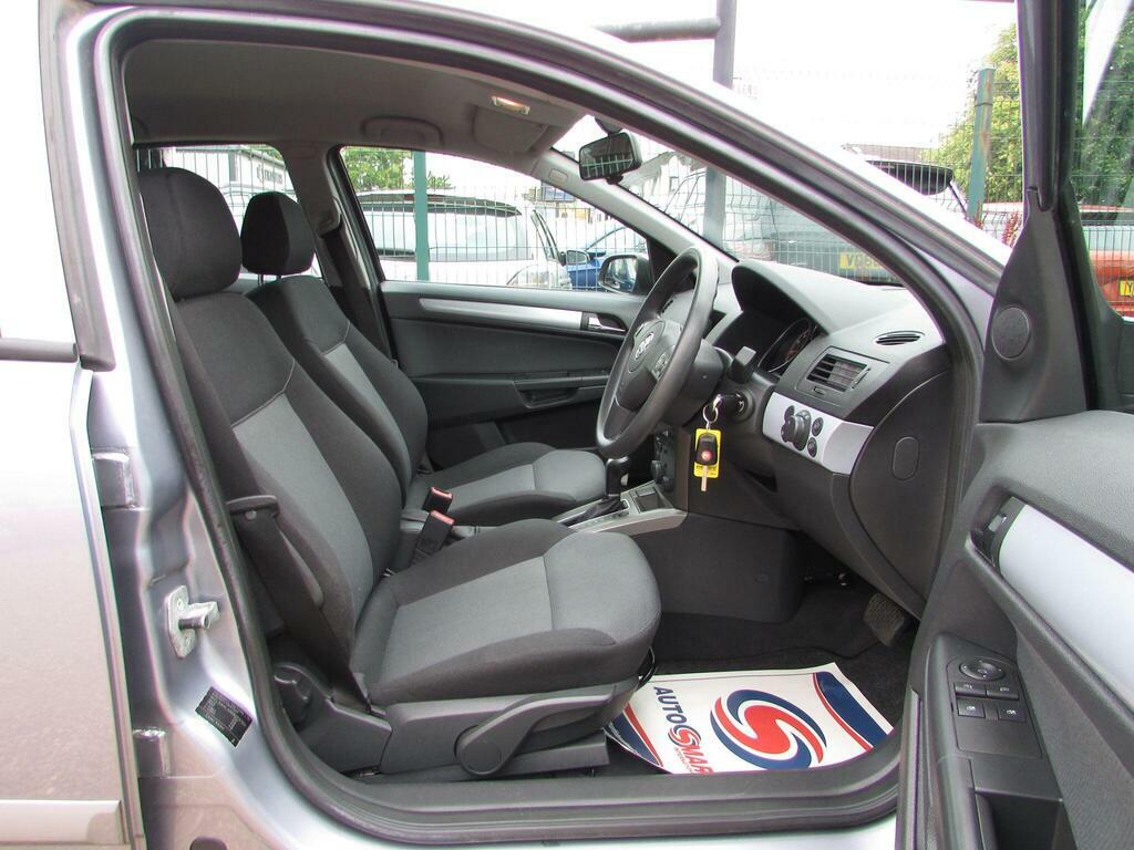 Vauxhall Astra Mpv White #9