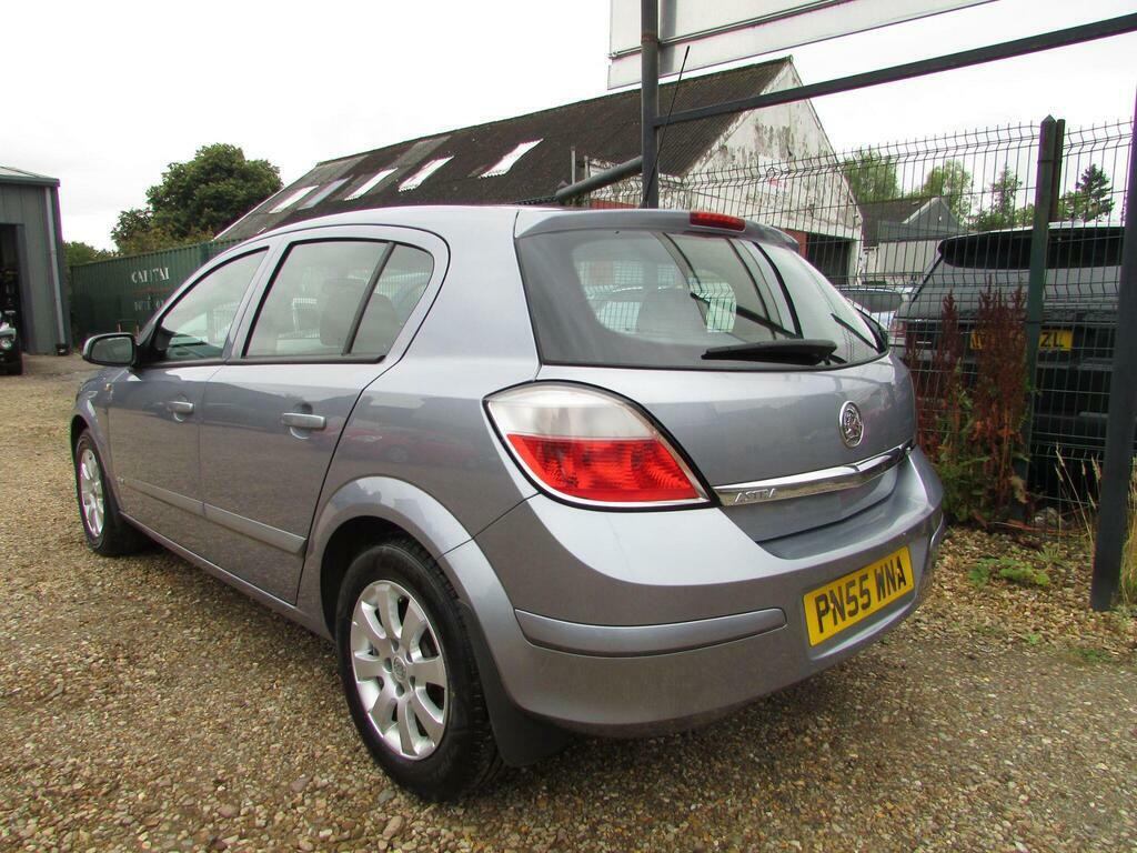Vauxhall Astra Mpv White #5
