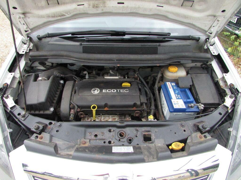 Vauxhall Zafira Sri Black #14