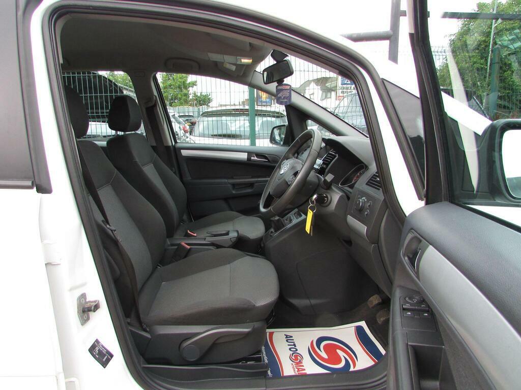 Vauxhall Zafira Sri Black #9