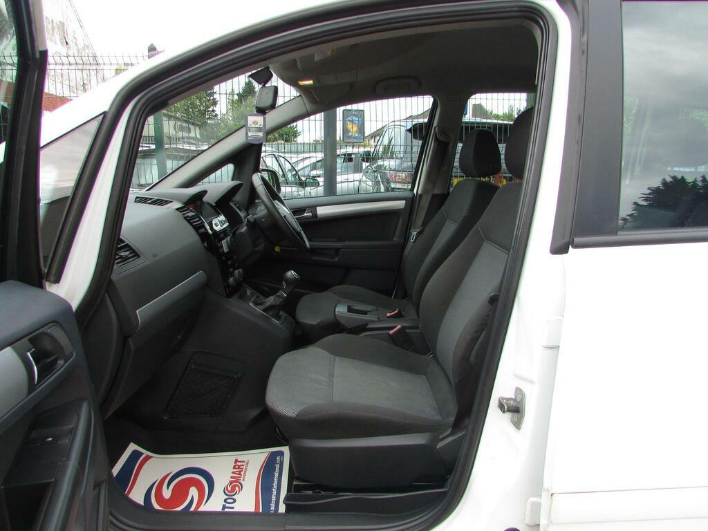 Vauxhall Zafira Sri Black #11