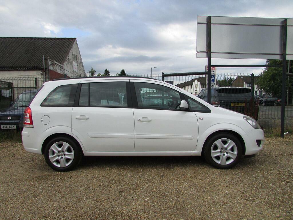 Vauxhall Zafira 1.8 16V Exclusiv Euro 5 White #2