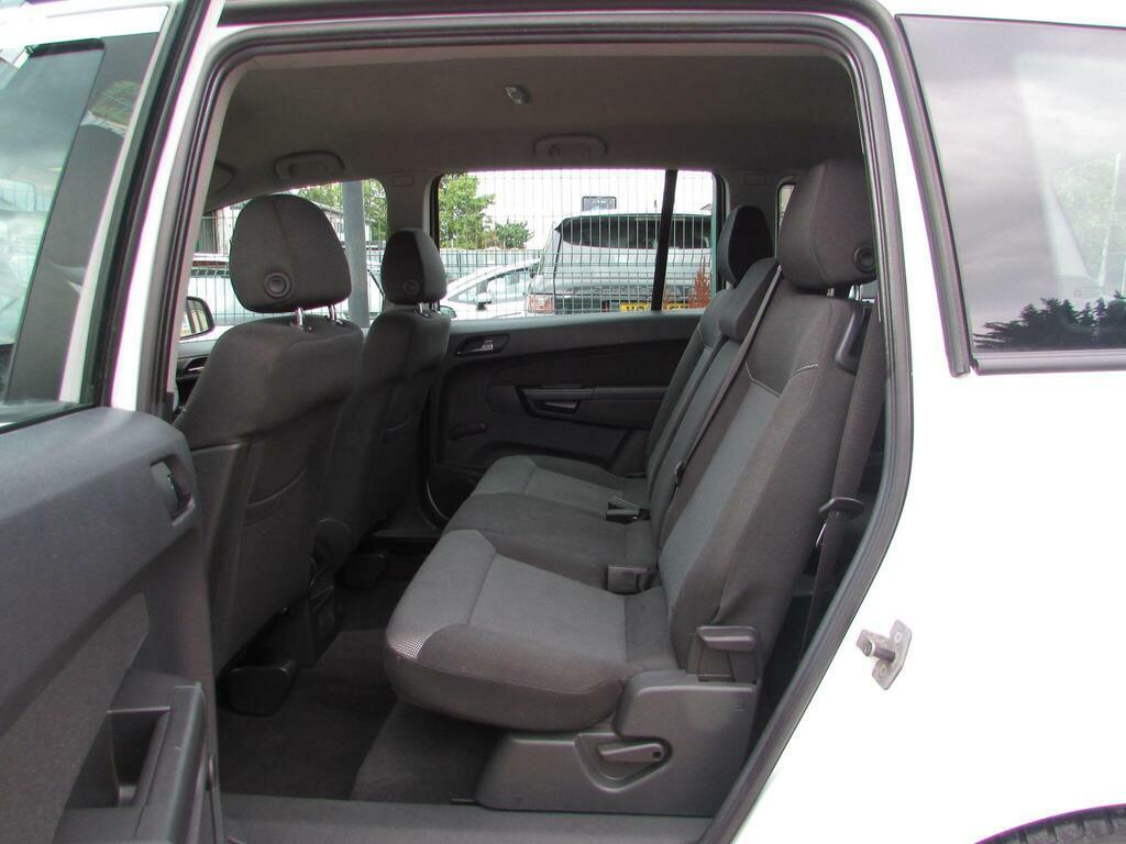 Vauxhall Zafira Sri Black #12
