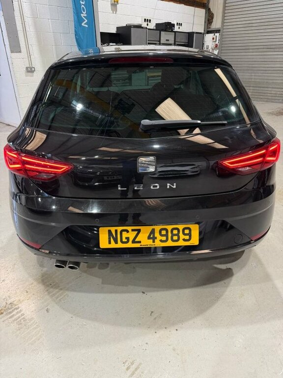 Seat Leon 2019 1.5 Tsi Evo Xcellence Lux Hatchback Petro NGZ4989 Black #4
