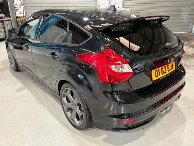 Ford Focus 2012 2.0T Ecoboost St-2 Hatchback Manua Black #3