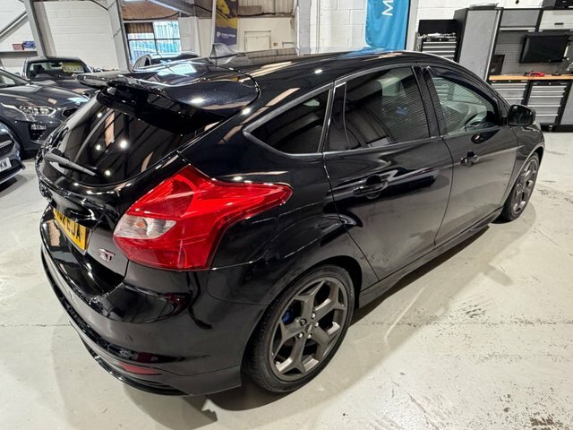 Ford Focus 2012 2.0T Ecoboost St-2 Hatchback Manua Black
