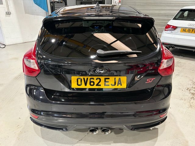 Ford Focus 2012 2.0T Ecoboost St-2 Hatchback Manua Black #2