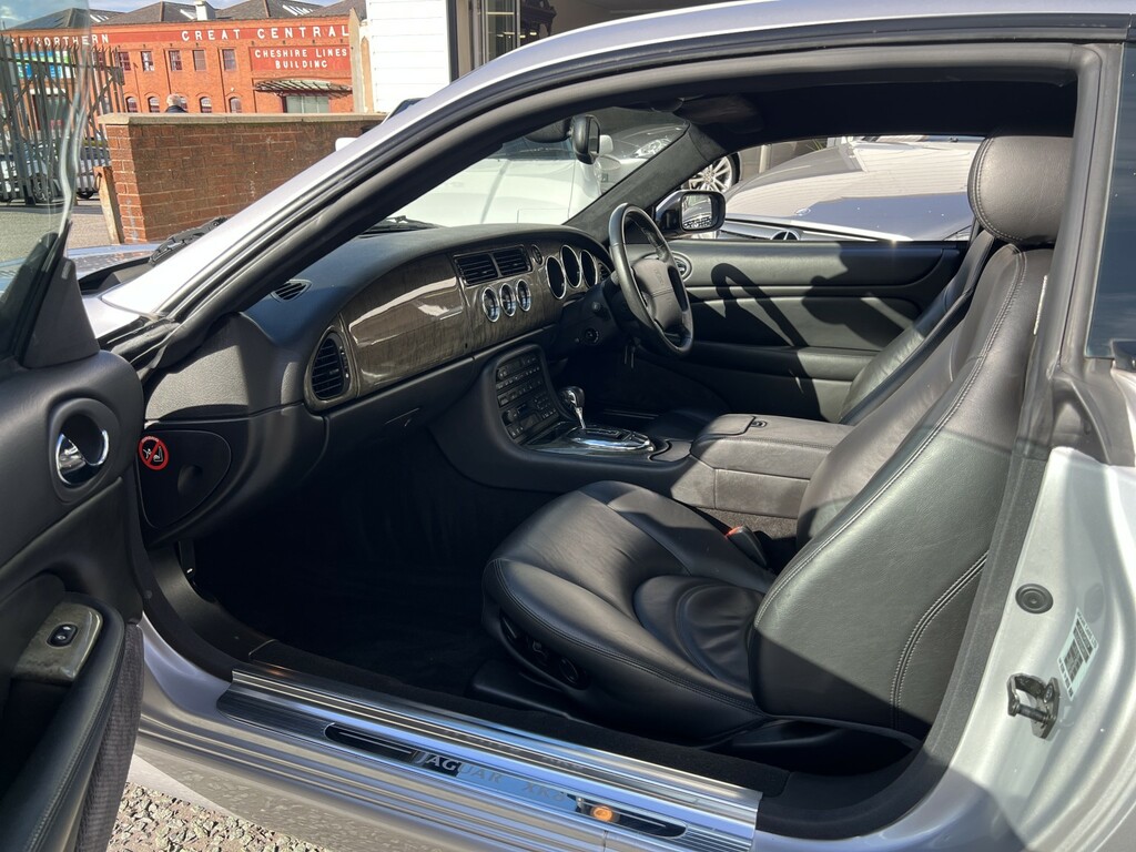 Jaguar XK8 4.2 Silver #2
