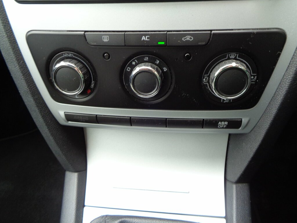Skoda Octavia Hatchback Black #19
