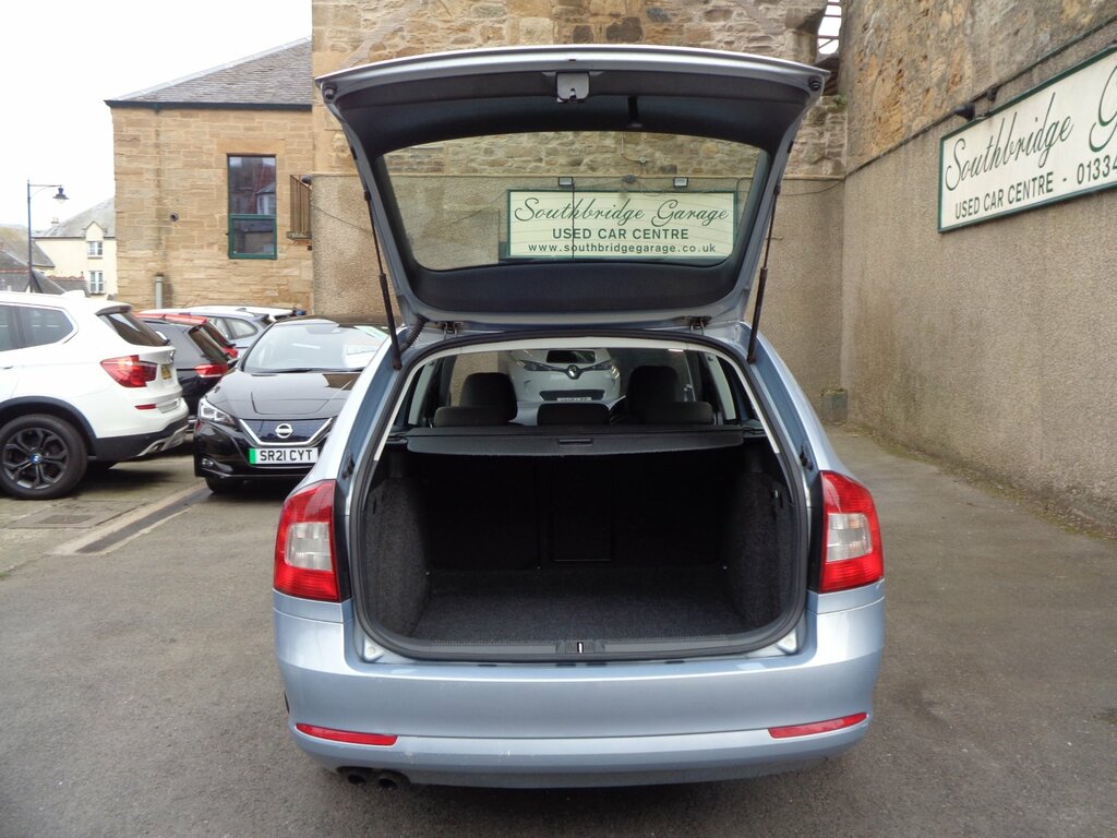 Skoda Octavia Hatchback Black #8