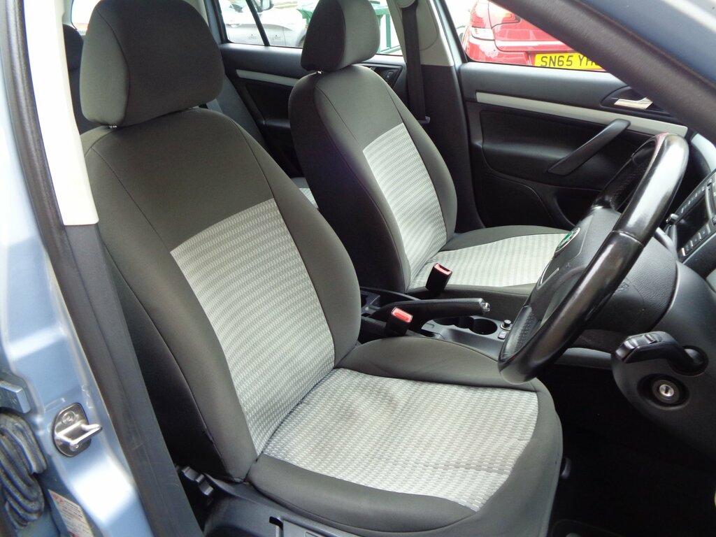 Skoda Octavia Hatchback Black #13