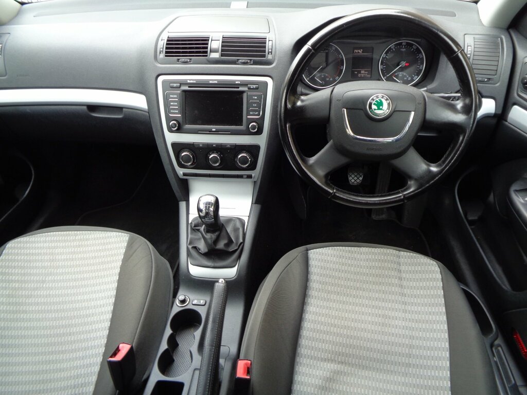 Skoda Octavia Hatchback Black #14