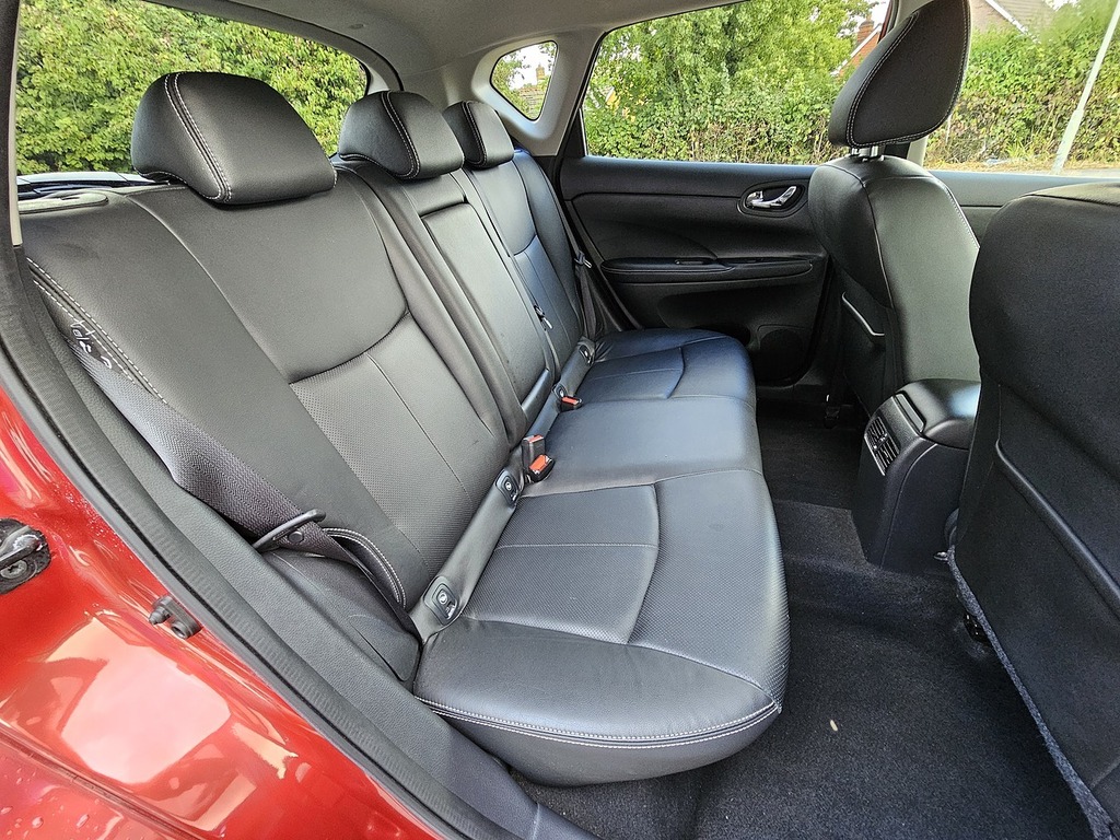 Nissan Pulsar Acenta Dig-t Red #8