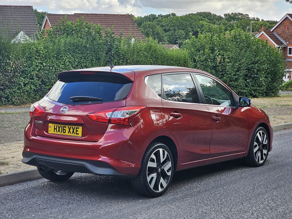 Nissan Pulsar Dig-t Tekna Red #2