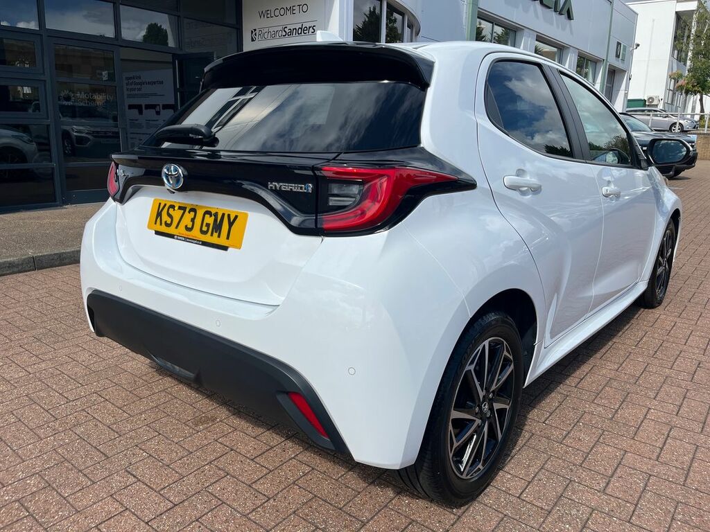 Toyota Yaris 1.5 Hybrid Design Cvt  #3