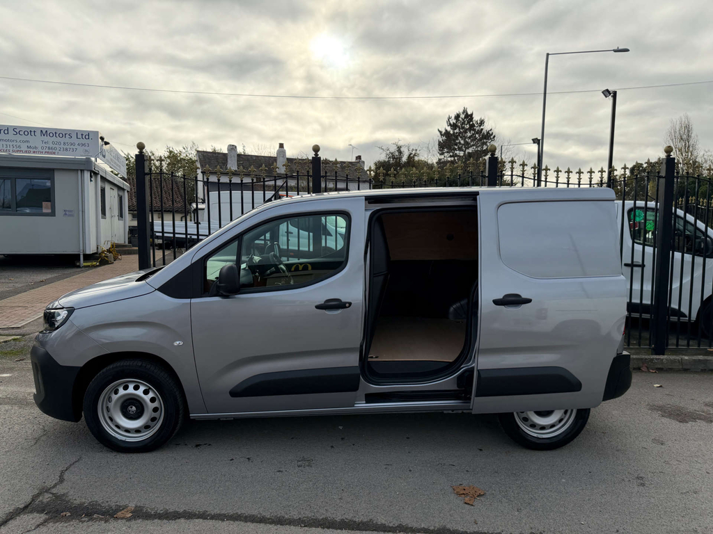 Vauxhall Combo Pro White #7