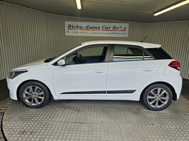 Hyundai I20 1.2 Blue Drive Se Hatchback Euro White #6