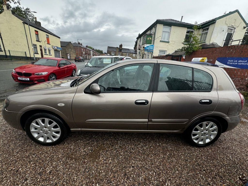 Nissan Almera 1.5L Sve Beige #5