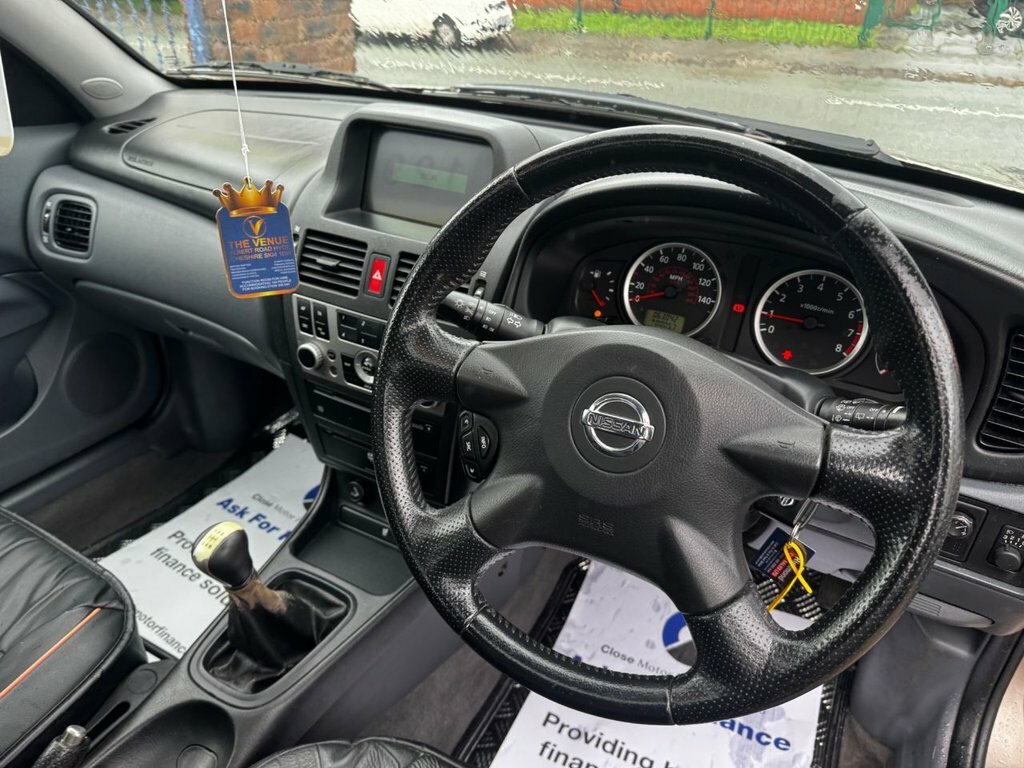 Nissan Almera 1.8 S Silver #10