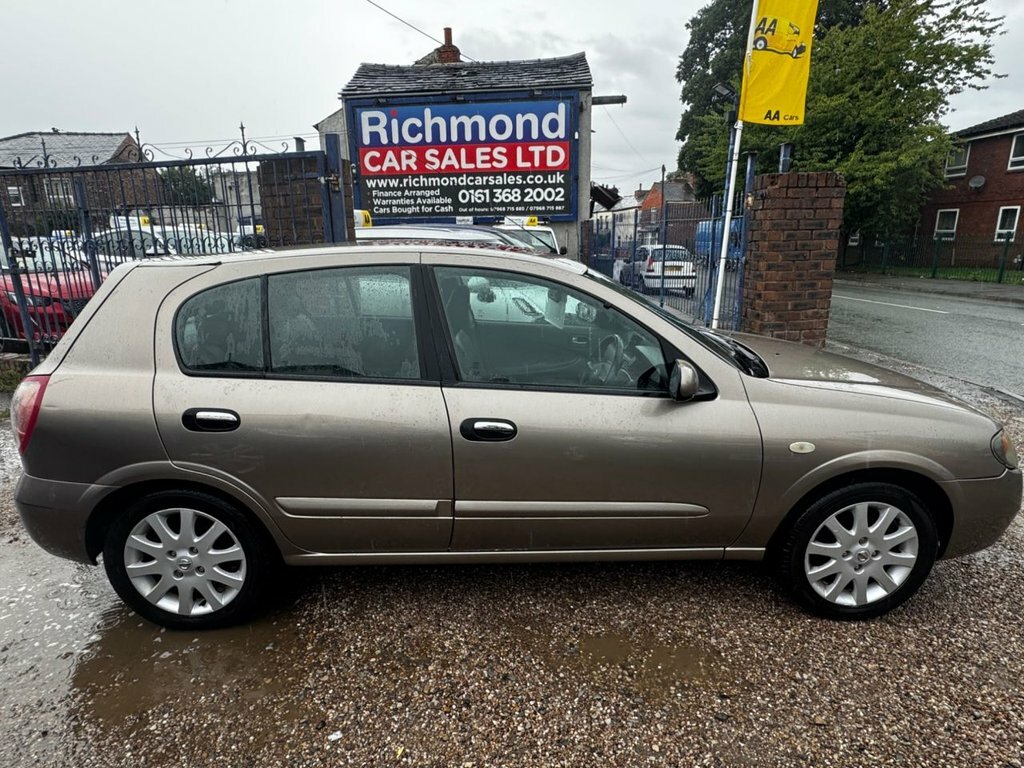 Nissan Almera 1.5L Sve Beige #4