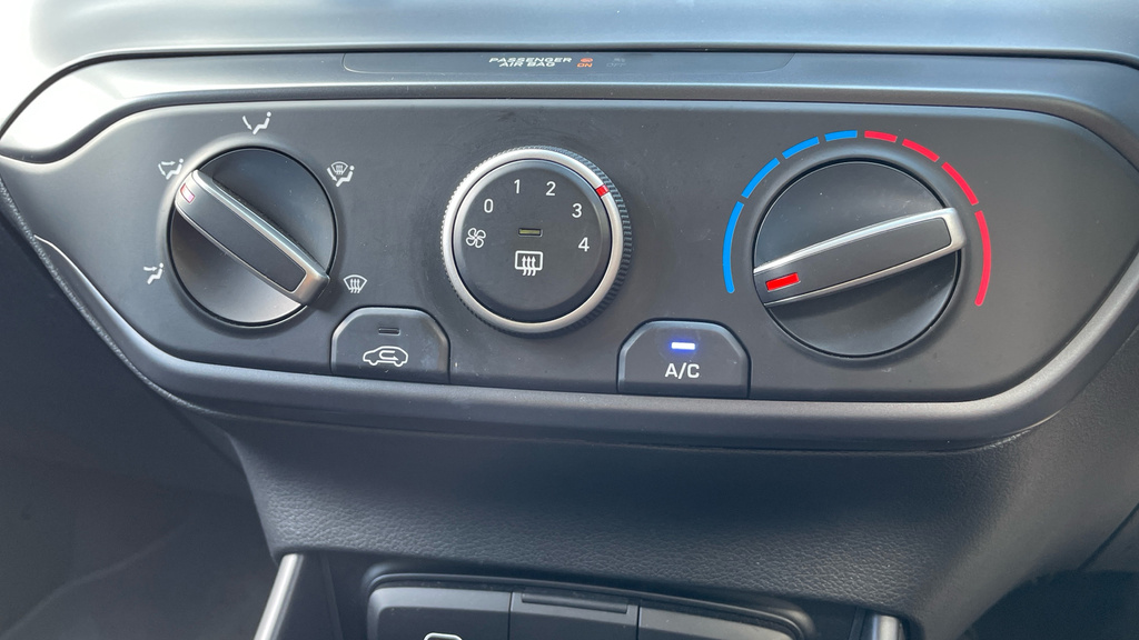 Hyundai I20 T-gdi Premium Black #24