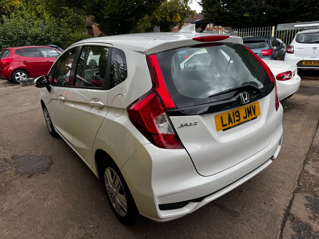 Honda Jazz 1.3 I-vtec S White #5