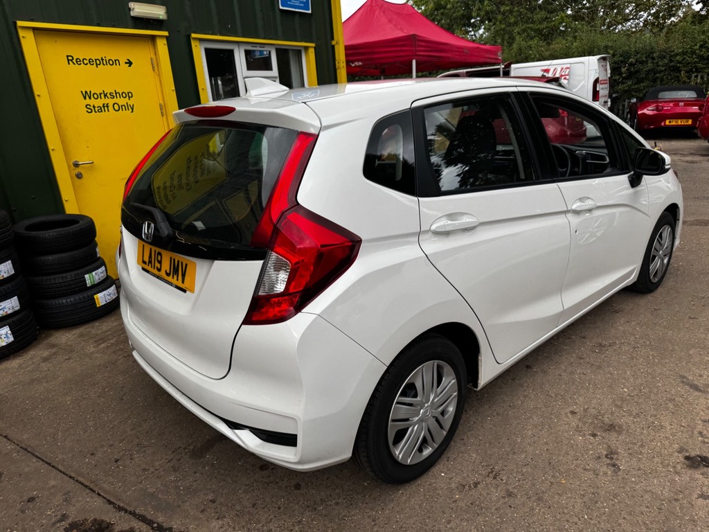 Honda Jazz 1.3 I-vtec S White #6