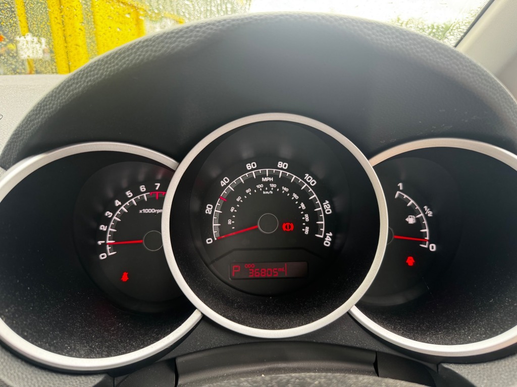 Kia Venga 1.6 3 Sat Nav White #8
