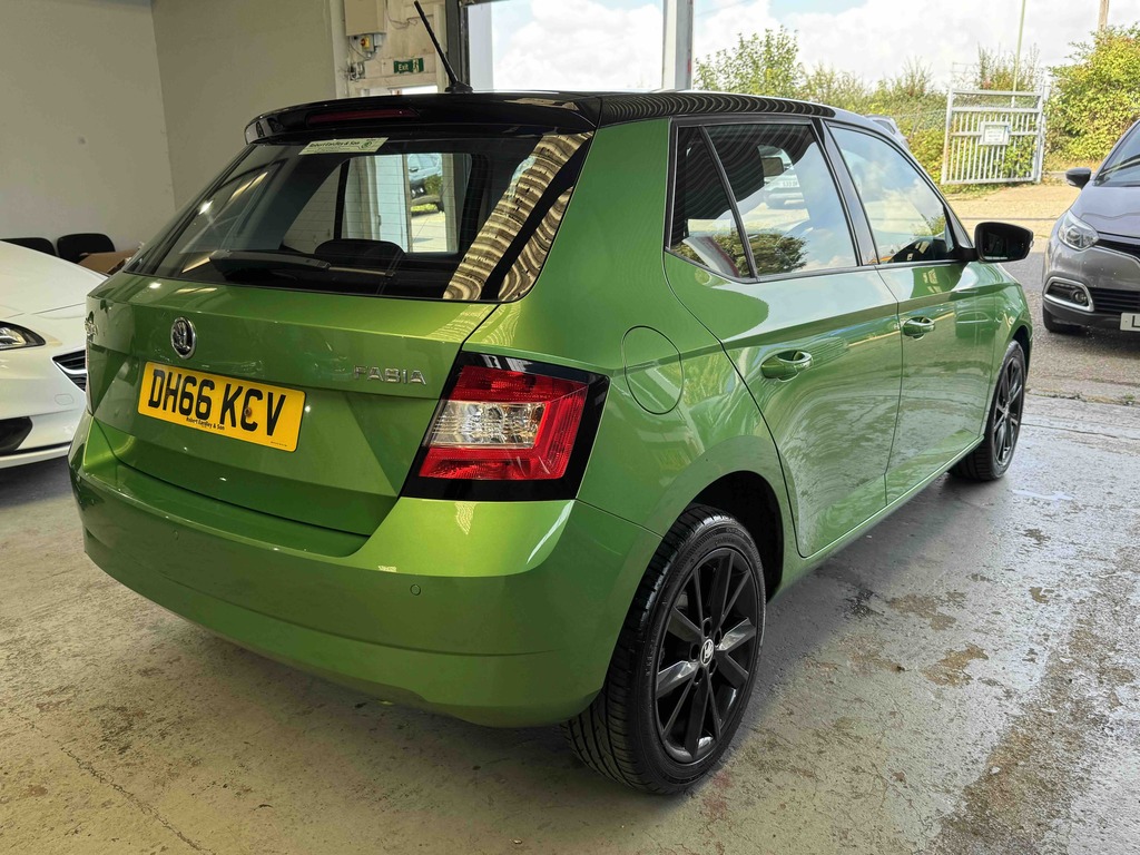 Skoda Fabia 1.2 Colour Edition Tsi Green #6