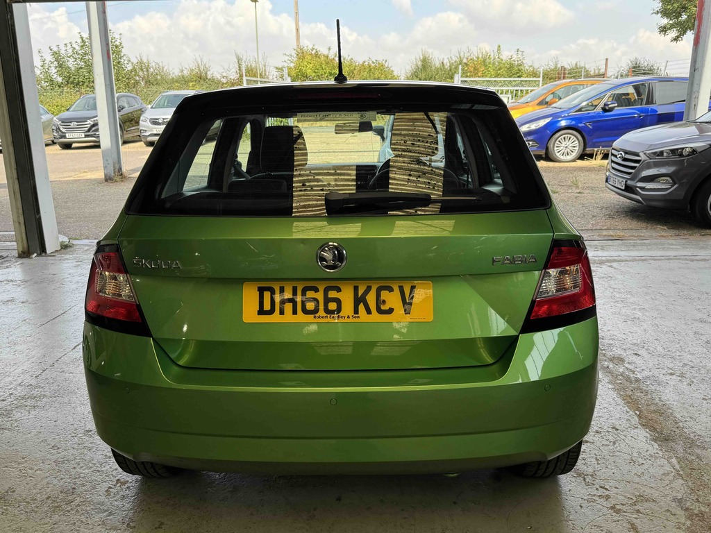 Skoda Fabia 1.2 Colour Edition Tsi Green #5