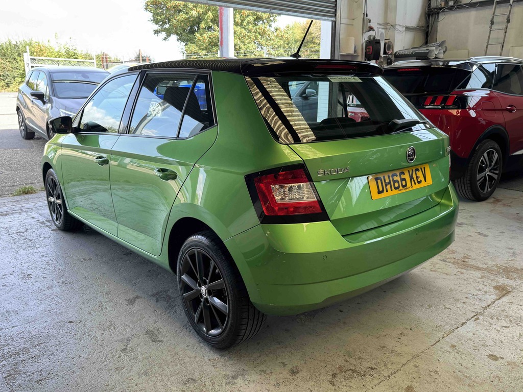 Skoda Fabia 1.2 Colour Edition Tsi Green #4