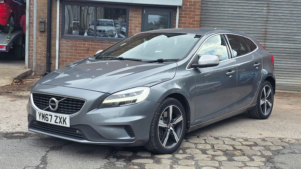 Volvo V40 2.0 D4 R-design Nav Plus Euro 6 Ss YM67ZXK #3
