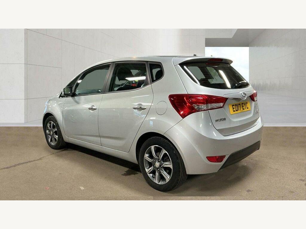 Hyundai Ix20 Blue Drive Se Euro 6 Ss Silver #3