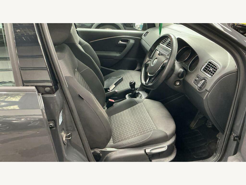 Volkswagen Polo Hatchback Match Edition Tdi 2014 White #10