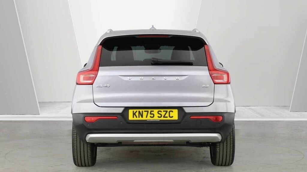 Volvo XC40 Core, B3 Mild Hybrid, KN75SZC Silver #4
