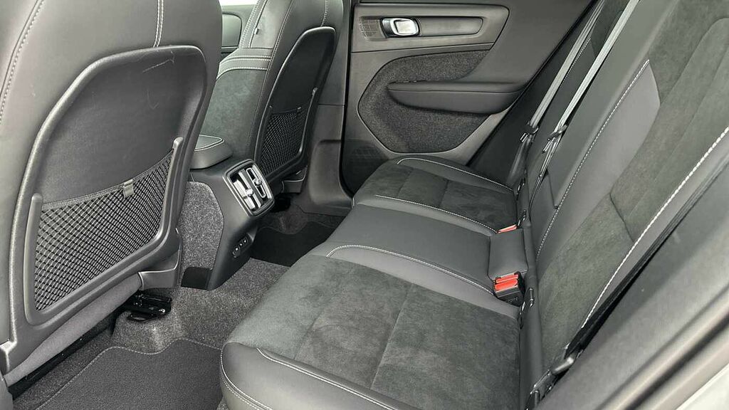 Volvo XC40 2.0 B3p Plus Black Edition Blue #12