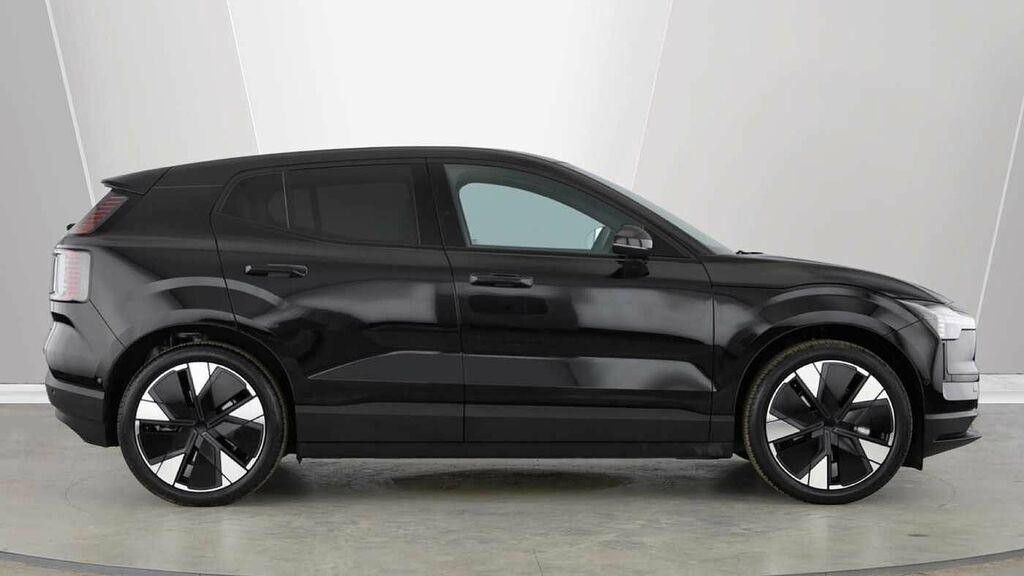 Volvo EX30 Ultra, Single Motor Extended Range, Black #5