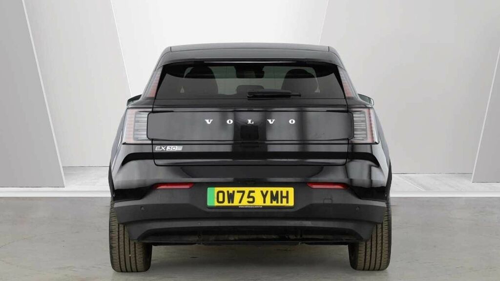 Volvo EX30 Ultra, Single Motor Extended Range, Black #4