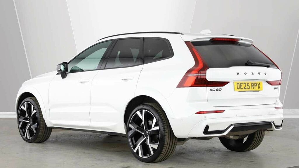 Volvo XC60 Black Edition Ultra, B5 Awd Mild Hybrid, White #2