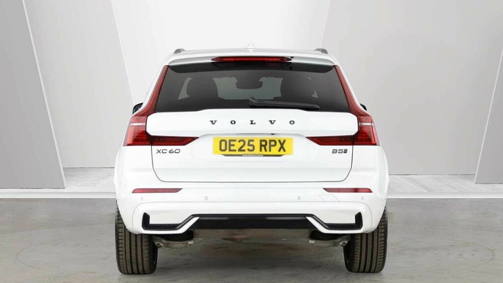 Volvo XC60 Black Edition Ultra, B5 Awd Mild Hybrid, White #4