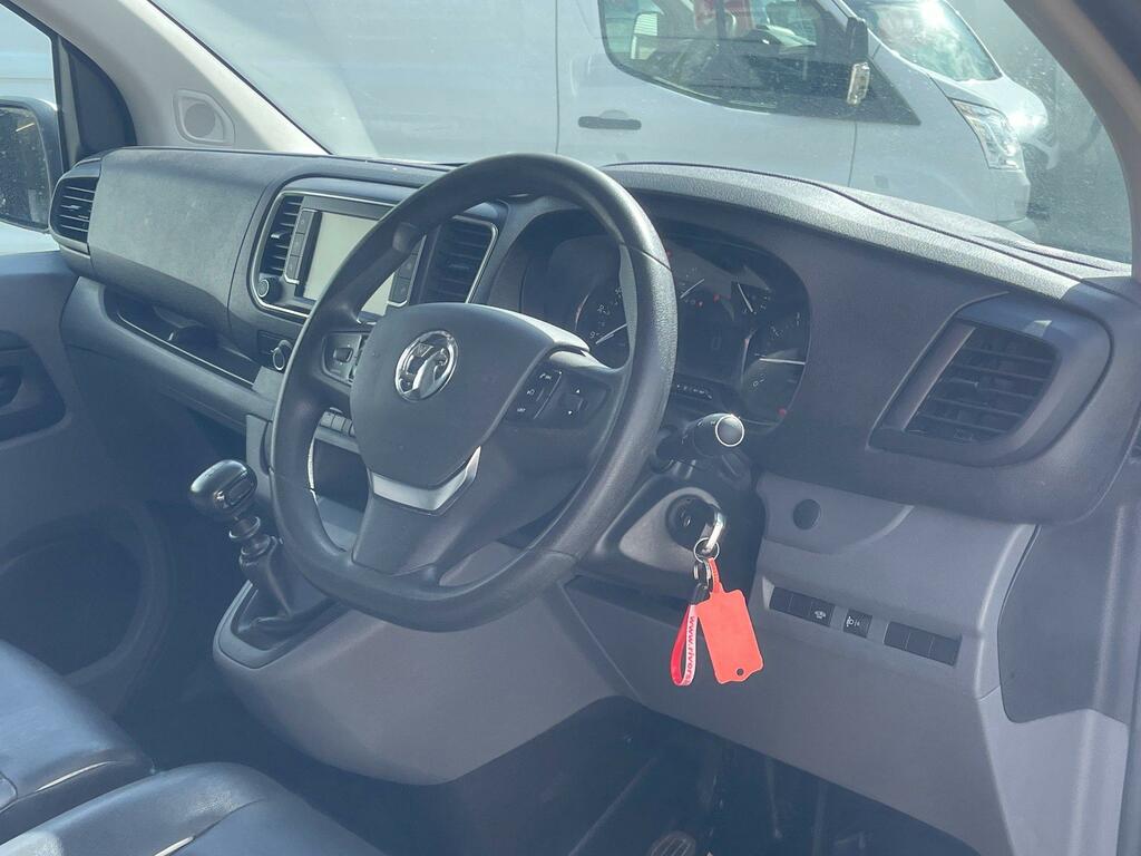 Vauxhall Vivaro Diesel DY21OGP White #3