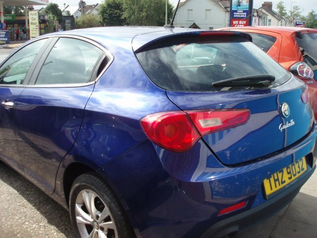 Alfa Romeo Giulietta 1.6 Jtdm-2 Distinctive Hatchback Blue #2